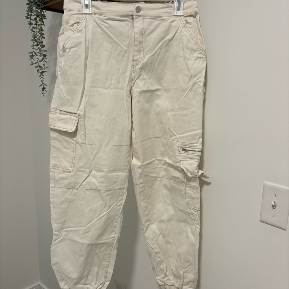 Women’s Cream Cargo Pants